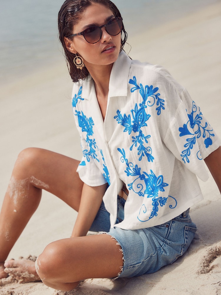 White/Blue Doublecloth Relaxed Short Sleeve Shirt With Embroidery - Image 2 of 8