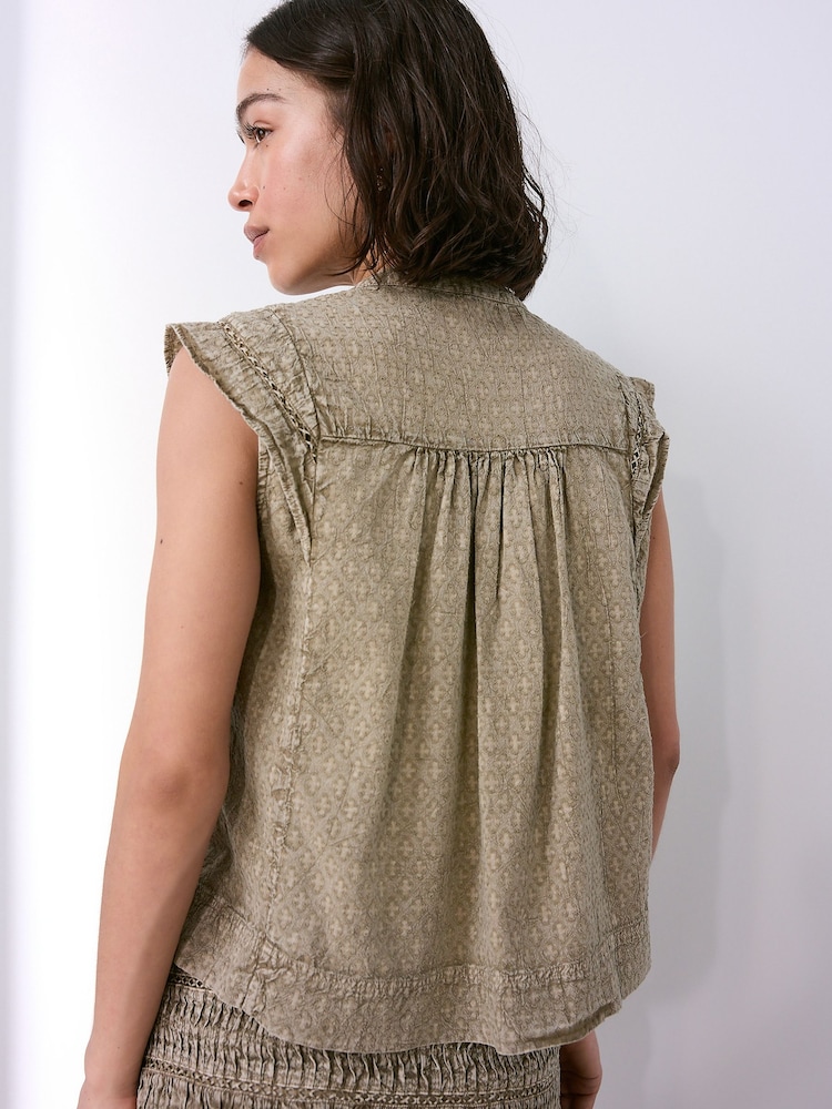 Green Jaquard Sleeveless Blouse - Image 2 of 4