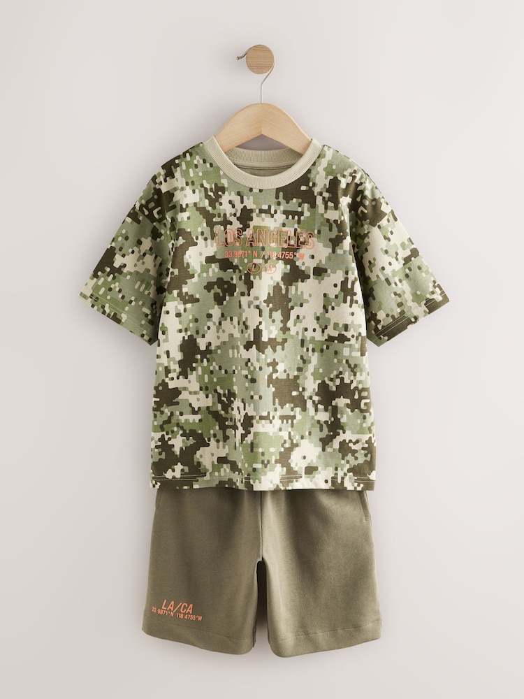Tarnmuster, Grün - T-Shirt und Shorts im Set in Relaxed Fit (3–16 J.) - Bild 1 von 5 Tarnmuster, Grün - T-Shirt und Shorts im Set in Relaxed Fit (3–16 J.) - Bild 1 von 5