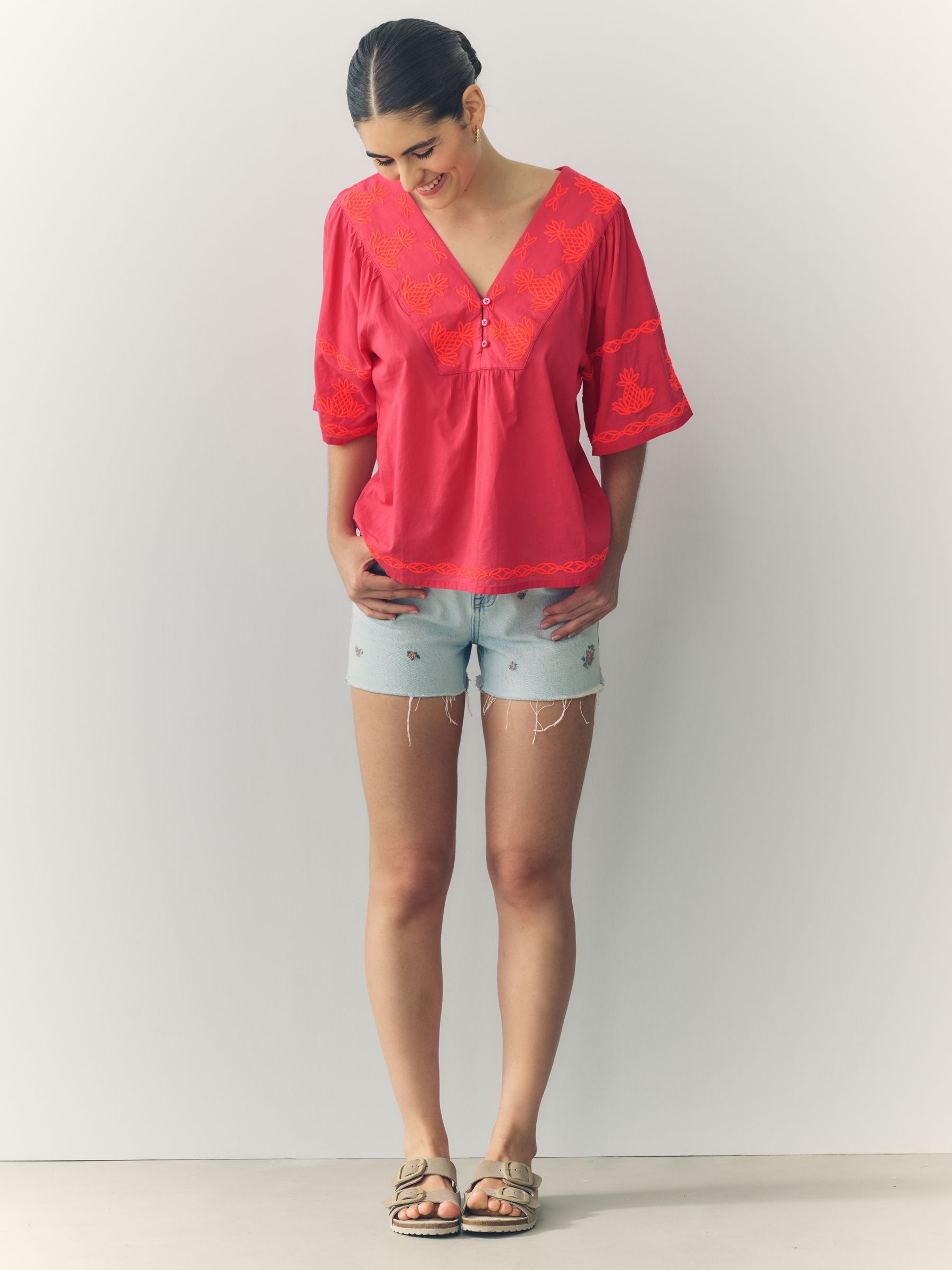 トップス Cooran Buy Orange and Pink Pineapple Embroidered Short Sleeve Top