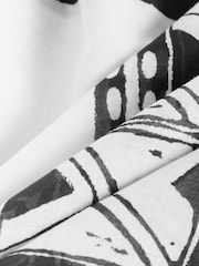 Black/White 100% Cotton Sarong - Image 6 of 7