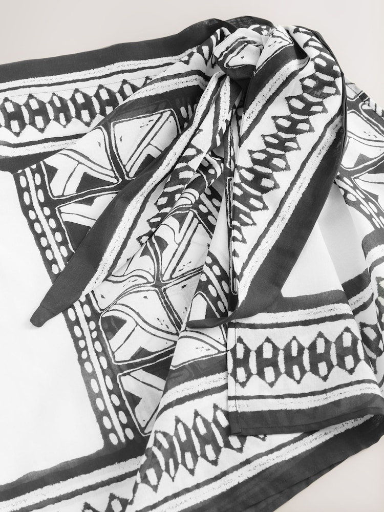 Black/White 100% Cotton Sarong - Image 7 of 7