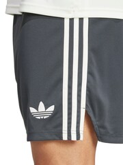 adidas Black Manchester United Third Shorts 2024-25 - Image 2 of 4
