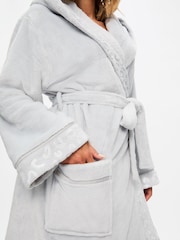 Gris - Ann Summers Signature Sparkle Fluffy Robe - Imagen 3 de 6