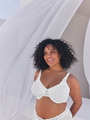 White F-K Ultimate Support Comfort Lace Minimising Full Cup Bra - Image 1 of 7