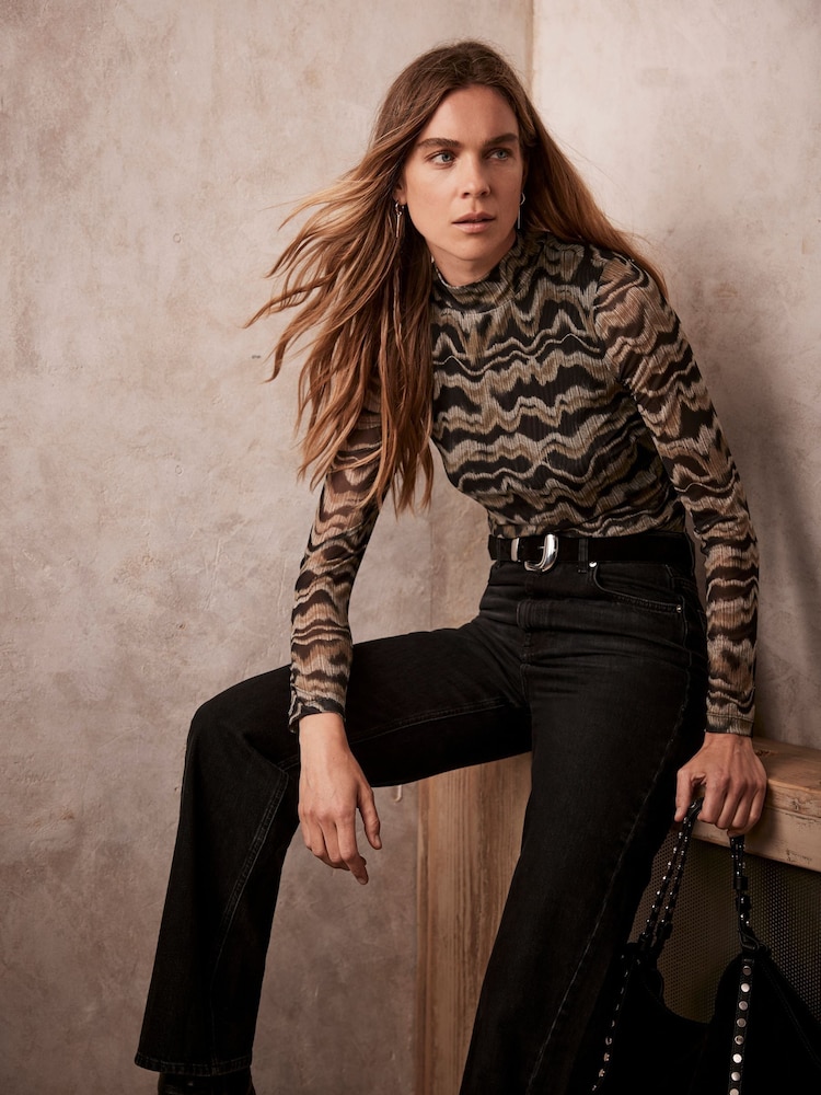 Mint Velvet Black Abstract Print Top - Image 2 of 4 Mint Velvet Black Abstract Print Top - Image 2 of 4