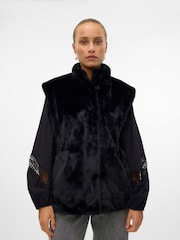 VERO MODA Black Faux Fur Sleeveless Gilet - Image 4 of 6