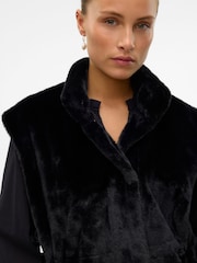 VERO MODA Black Faux Fur Sleeveless Gilet - Image 5 of 6