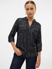 قميص بكُم طويل مزيّن بخطوط لامعة من VERO MODA - صورة 5 من 7