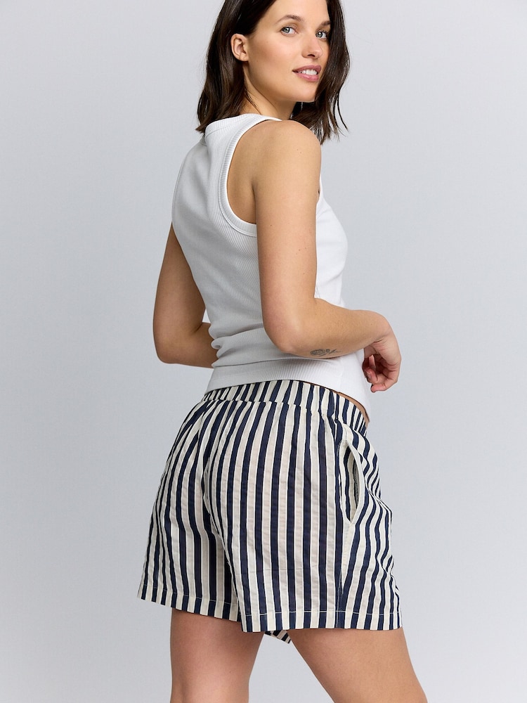 Marineblau gestreift - Maternity Pull On Shorts - Bild 2 von 8 Marineblau gestreift - Maternity Pull On Shorts - Bild 2 von 8