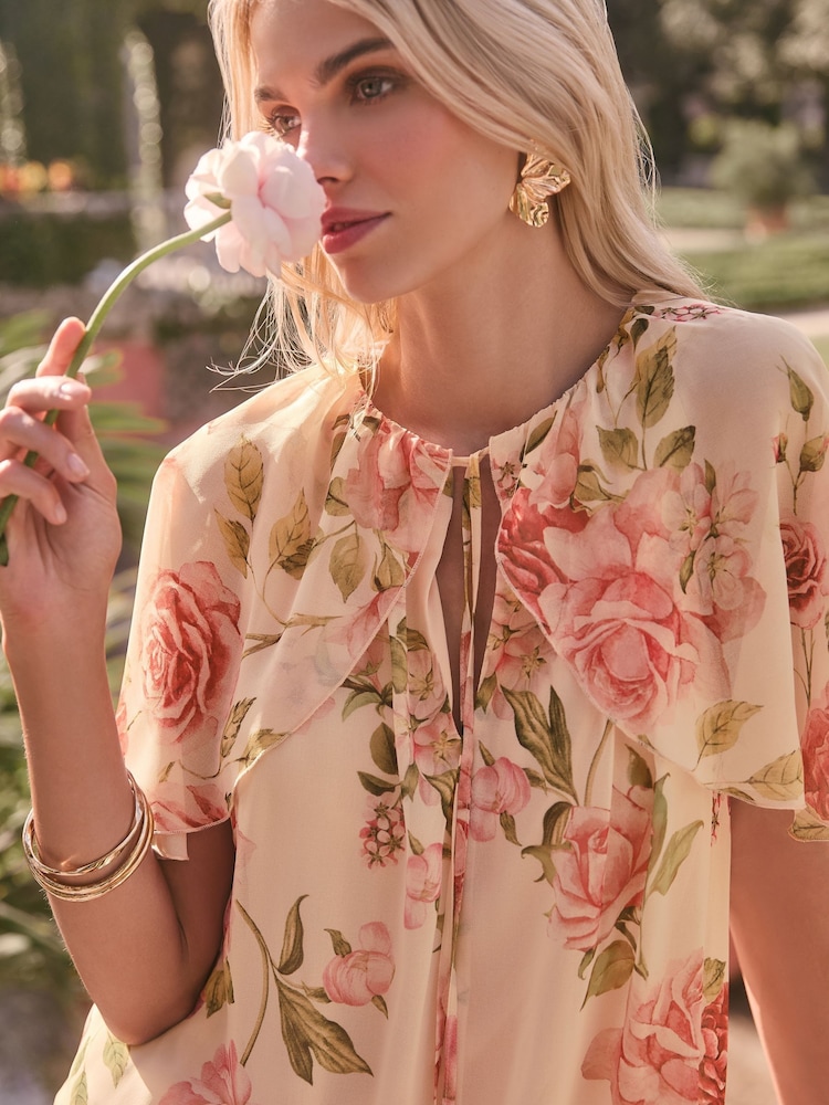 Estampado floral rosa - Lipsy Print Flutter Sleeve Mini Shift Dress - Imagen 2 de 4 Estampado floral rosa - Lipsy Print Flutter Sleeve Mini Shift Dress - Imagen 2 de 4