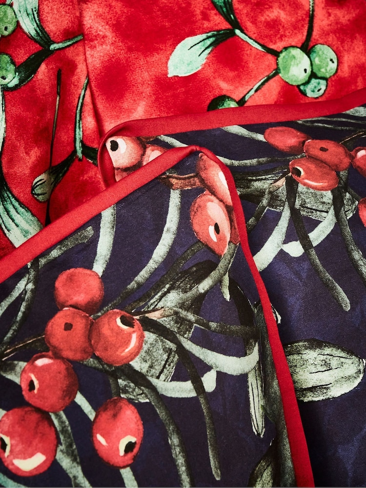 Joe Browns Blue Reversible Christmas Mistletoe 200TC Cotton Sateen Duvet Cover and Pillowcase Set - Image 7 of 7