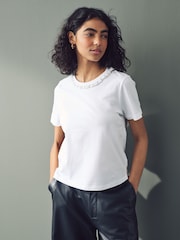 Blanco/plateado - Chain Neck Detail 100% Cotton T-Shirt - Imagen 2 de 7