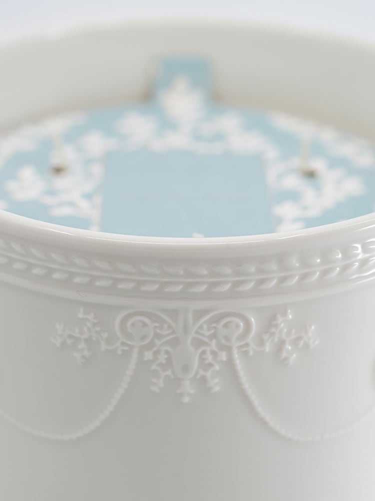 Laura Ashley Blue 550g Decorative White Ceramic Candle - 3 Wick Beachcomber - Image 5 of 5