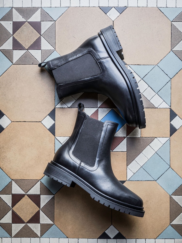 Jones Bootmaker Kefalonia Leather Chelsea Black Boots - Image 2 of 7