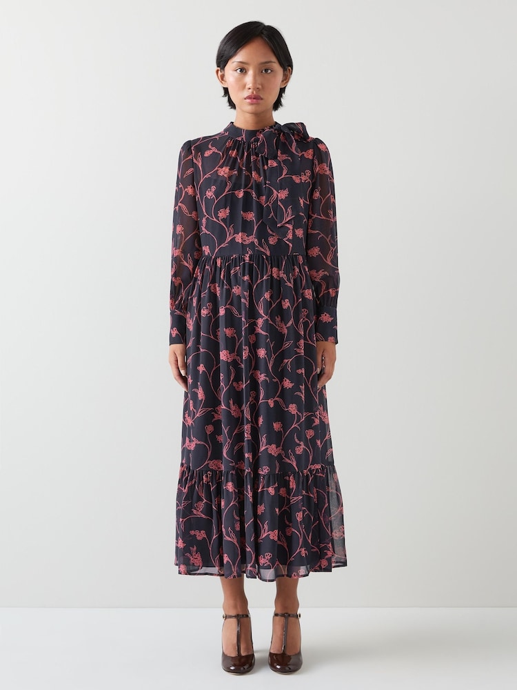 LK Bennett – Selina – frühlingshaftes Georgette-Kleid mit skizzenhaftem Blumenprint in Marineblau/leuchtendem Pink - Bild 2 von 5 LK Bennett – Selina – frühlingshaftes Georgette-Kleid mit skizzenhaftem Blumenprint in Marineblau/leuchtendem Pink - Bild 2 von 5