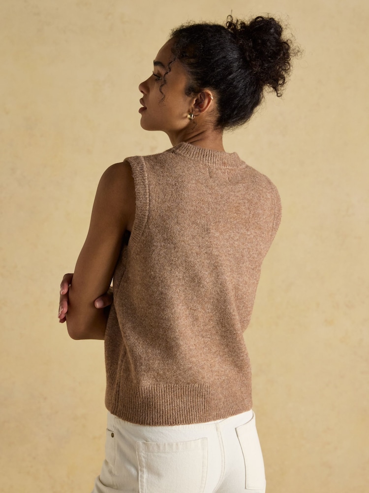 Tan - Joules Holly Strick-Pullunder - Bild 2 von 8 Tan - Joules Holly Strick-Pullunder - Bild 2 von 8