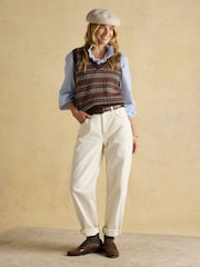 بني - Joules Islay V Neck Fairisle Cotton Rich Vest - صورة 5 من 9