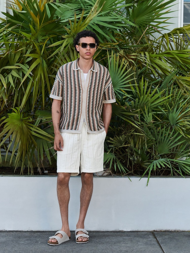 Neutral/Sage Green - Relaxed Fit Cotton Rich Short Sleeve Crochet Knit Button Through Polo Shirt - صورة 2 من 8