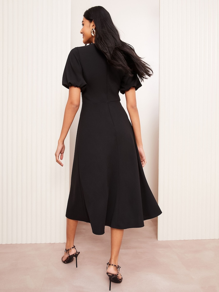 Schwarz - Friends Like These – Kurzarm-Kleid mit Schnallendetail und Tailored-Fit - Image 4 of 4