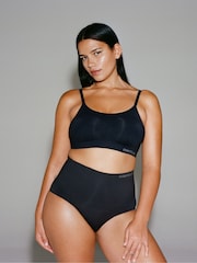 Chantelle Smooth Comfort Non Wired Bralette with Removable Pads and Adjustable Back - Image 1 of 5