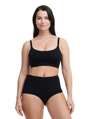 Chantelle Smooth Comfort Non Wired Bralette with Removable Pads and Adjustable Back - Image 2 of 5