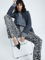 River Island Высокий леопардовый принт Bootcut Jeans - Изображение 1 из 4
