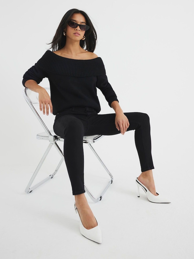 River Island Black Mid Rise Bum Sculpt Skinny Jeans - Image 2 of 6