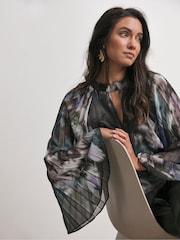 Joanna Hope Schlüsselloch-Faltenbluse in Schwarz - Bild 1 von 4