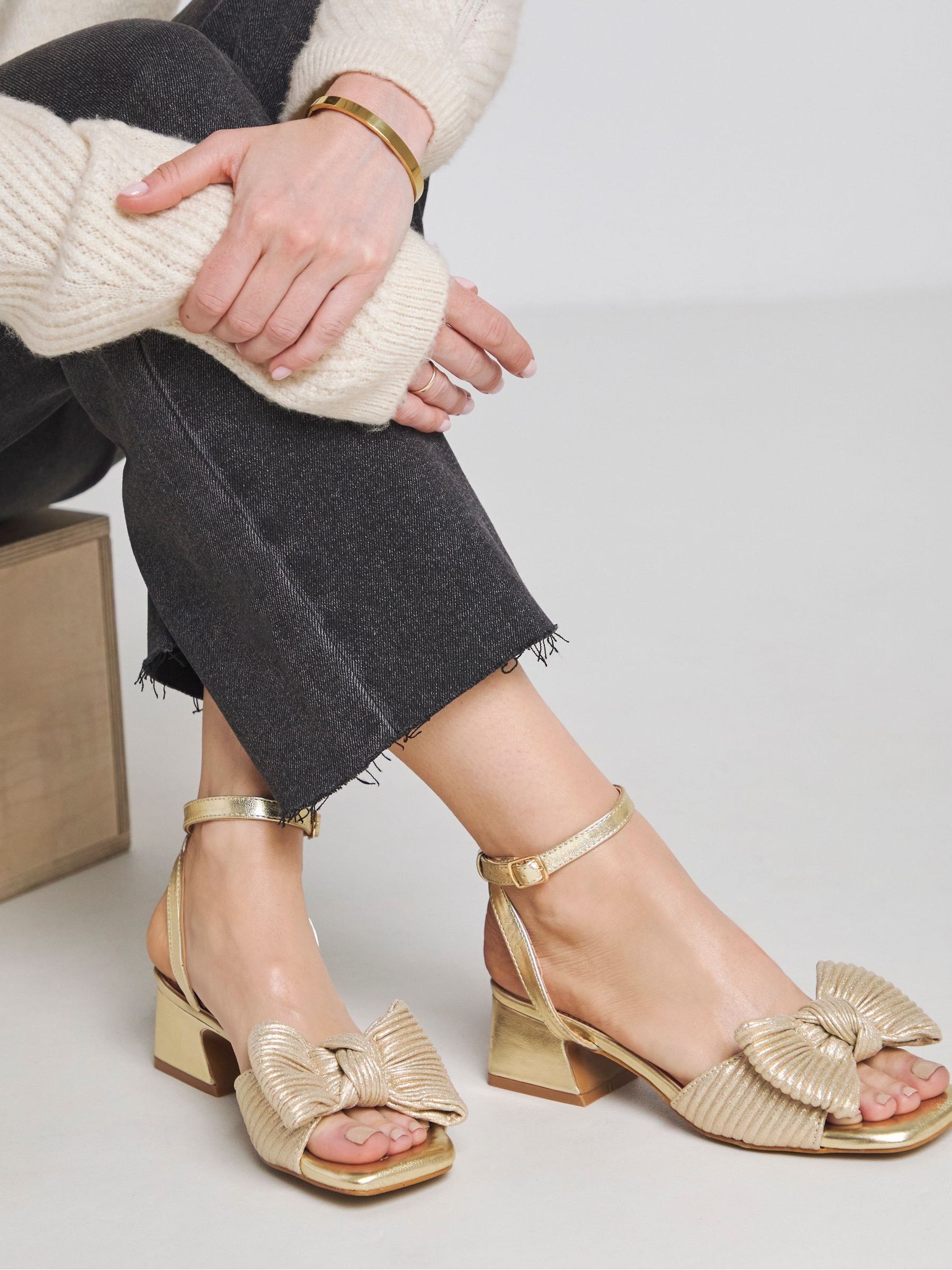 Simply Be Gold Low Heel Occasion Bow Sandals In Extra Wide Fit
