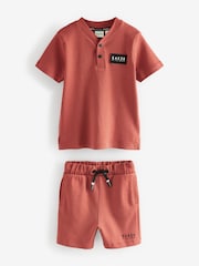 Rostbraun/Rot - Baker by Ted Baker Varsity 100% Cotton T-Shirt and Shorts Set - Bild 6 von 10