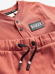 Rostbraun/Rot - Baker by Ted Baker Varsity 100% Cotton T-Shirt and Shorts Set - Bild 9 von 10
