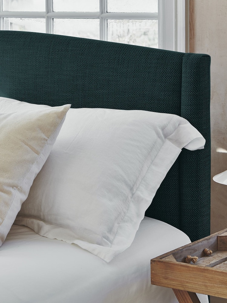 Darlings Of Chelsea Mallard Black Buckleberry Upholstered Bed - Image 2 of 5