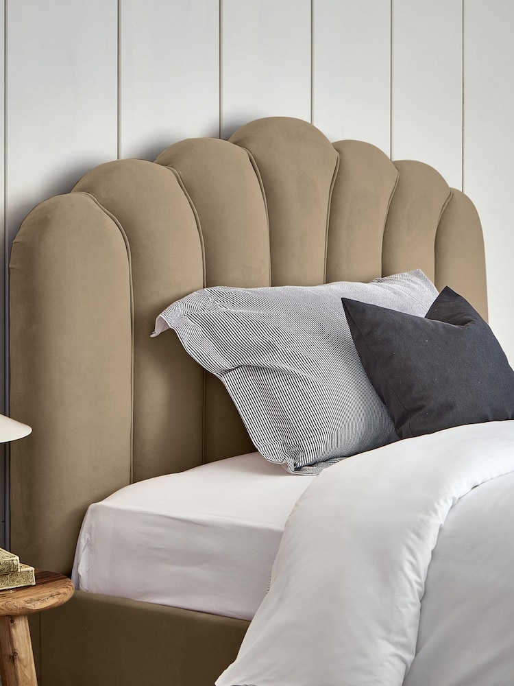 Darlings Of Chelsea Paintbrush Natural Snowdon Upholstered Bed - Image 2 of 5