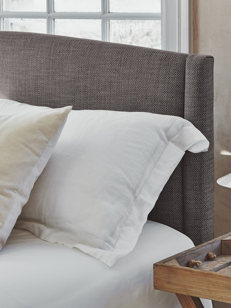 Darlings Of Chelsea Manor House Grey Buckleberry Upholstered Bed - Image 5 of 5