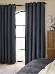 Cortinas opacas/com ilhós térmicos com textura animal em relevo - Imagem 3 de 7