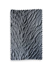 Cortinas opacas/com ilhós térmicos com textura animal em relevo - Imagem 7 de 7