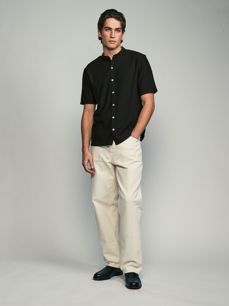 Noir - T-shirt grand-père texturé boutonné - Image 3 of 7
