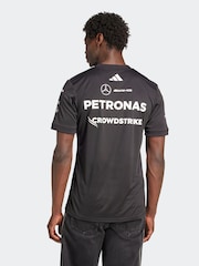 Черная майка водителя команды Формулы-1 Mercedes AMG Petronas от adidas - Изображение 2 из 7
