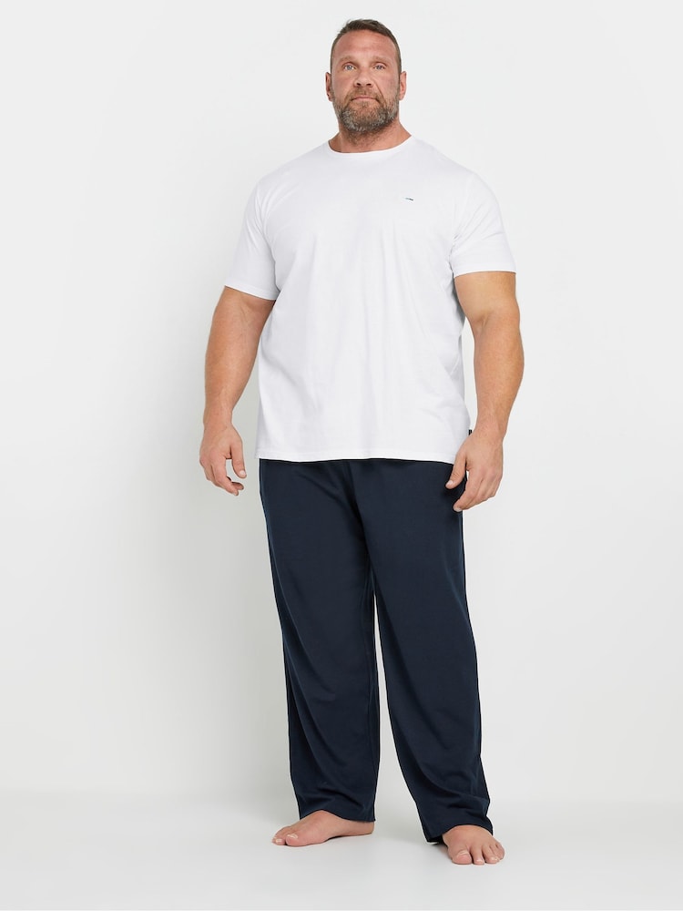 أبيض/أزرق كحلي - حزمة من تيشرت وبنطلون مريح من القطن 100% من BadRhino Big & Tall - صورة 1 من 5 أبيض/أزرق كحلي - حزمة من تيشرت وبنطلون مريح من القطن 100% من BadRhino Big & Tall - صورة 1 من 5