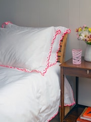 Lulu & Nat White Scallop Edge 100% Cotton Embroidered Bordered Bedlinen Set - Image 2 of 6