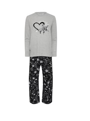 PixieGirl Petite Star Graphic Pyjama Set - صورة 5 من 5
