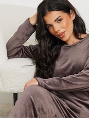 بني - طقم ملابس منزلية صوف فليس Luxe من Pixiegirl Petite - صورة 4 من 5
