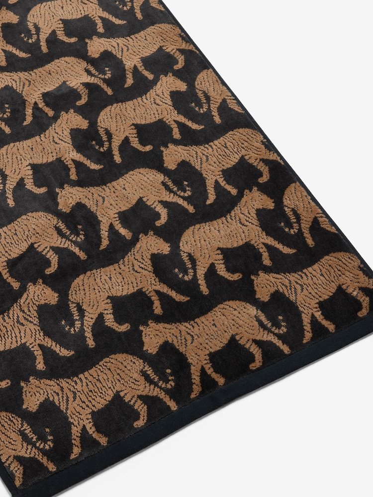 Black Tiger 100% Cotton Towel - Image 6 of 6