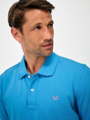 أزرق - قميص بولو بيكيه Classic من Crew Clothing - صورة 4 من 5