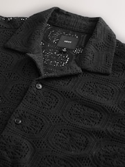 Черный - Short Sleeve Crochet Shirt with Cuban Collar - Изображение 10 из 10