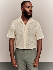 Светло-бежевый - Short Sleeve Crochet Shirt with Cuban Collar - Изображение 3 из 7