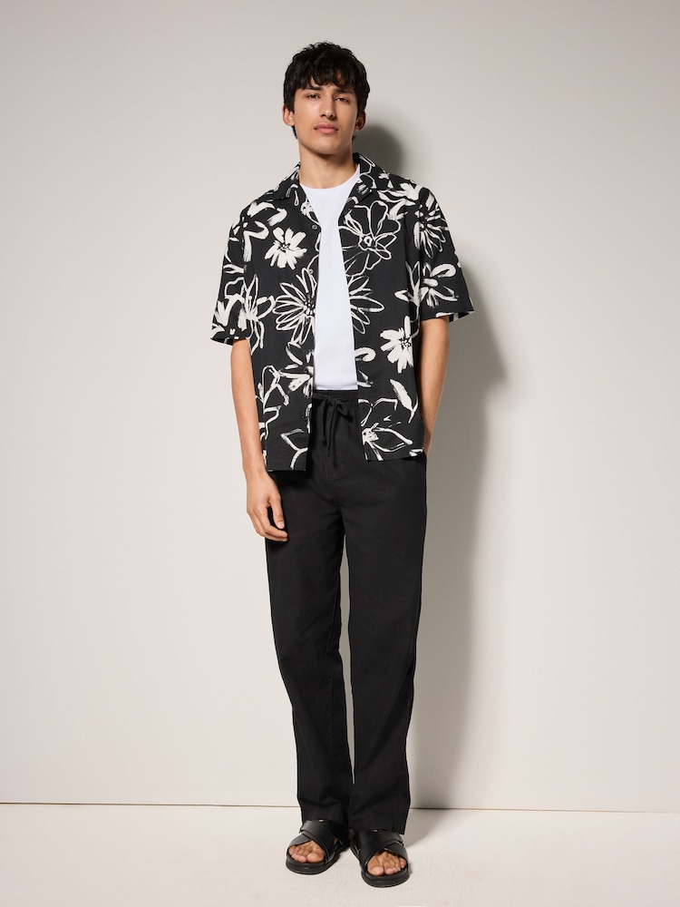Monochrome Floral Printed Short Sleeve Shirt - Image 2 of 10