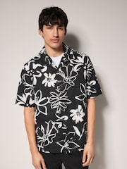 Monochrome Floral Printed Short Sleeve Shirt - Image 3 of 10