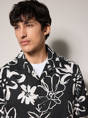 Monochrome Floral Printed Short Sleeve Shirt - Image 6 of 10